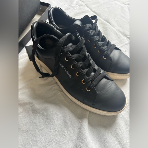 Dolce & Gabbana Men's Black and Gold Sneakers - Picture 3 of 8